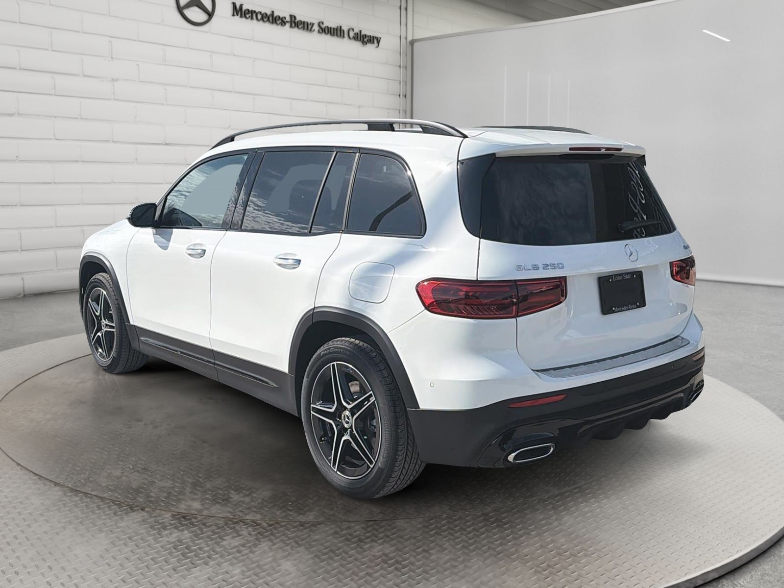 Photo 2026 Mercedes-Benz GLB 250 4MATIC SUV #4