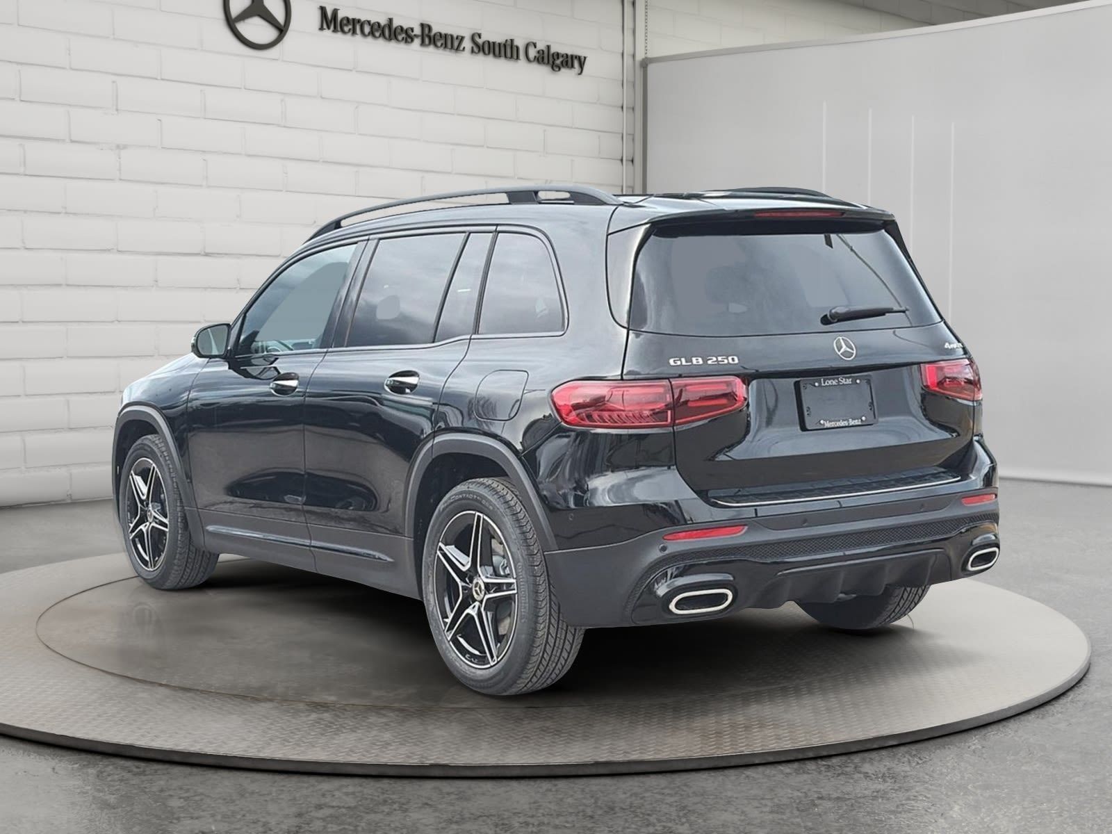 Photo 2026 Mercedes-Benz GLB 250 4MATIC SUV #4