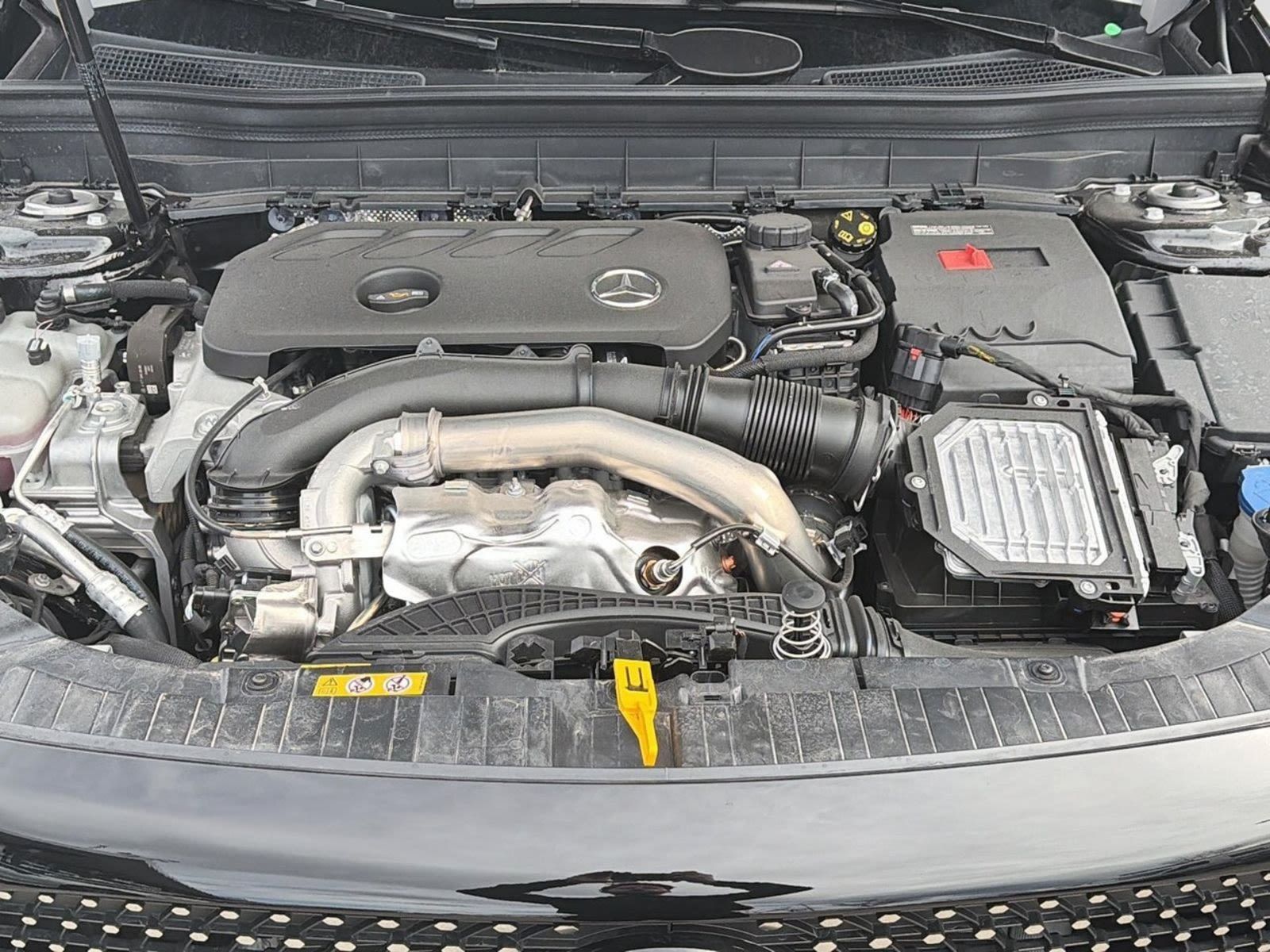Photo 2026 Mercedes-Benz GLB 250 4MATIC SUV #8