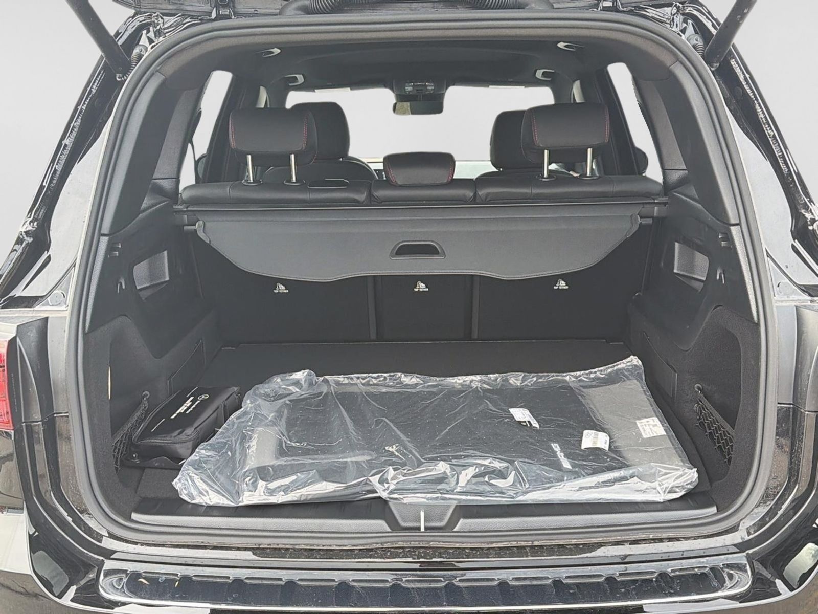 Photo 2026 Mercedes-Benz GLB 250 4MATIC SUV #6