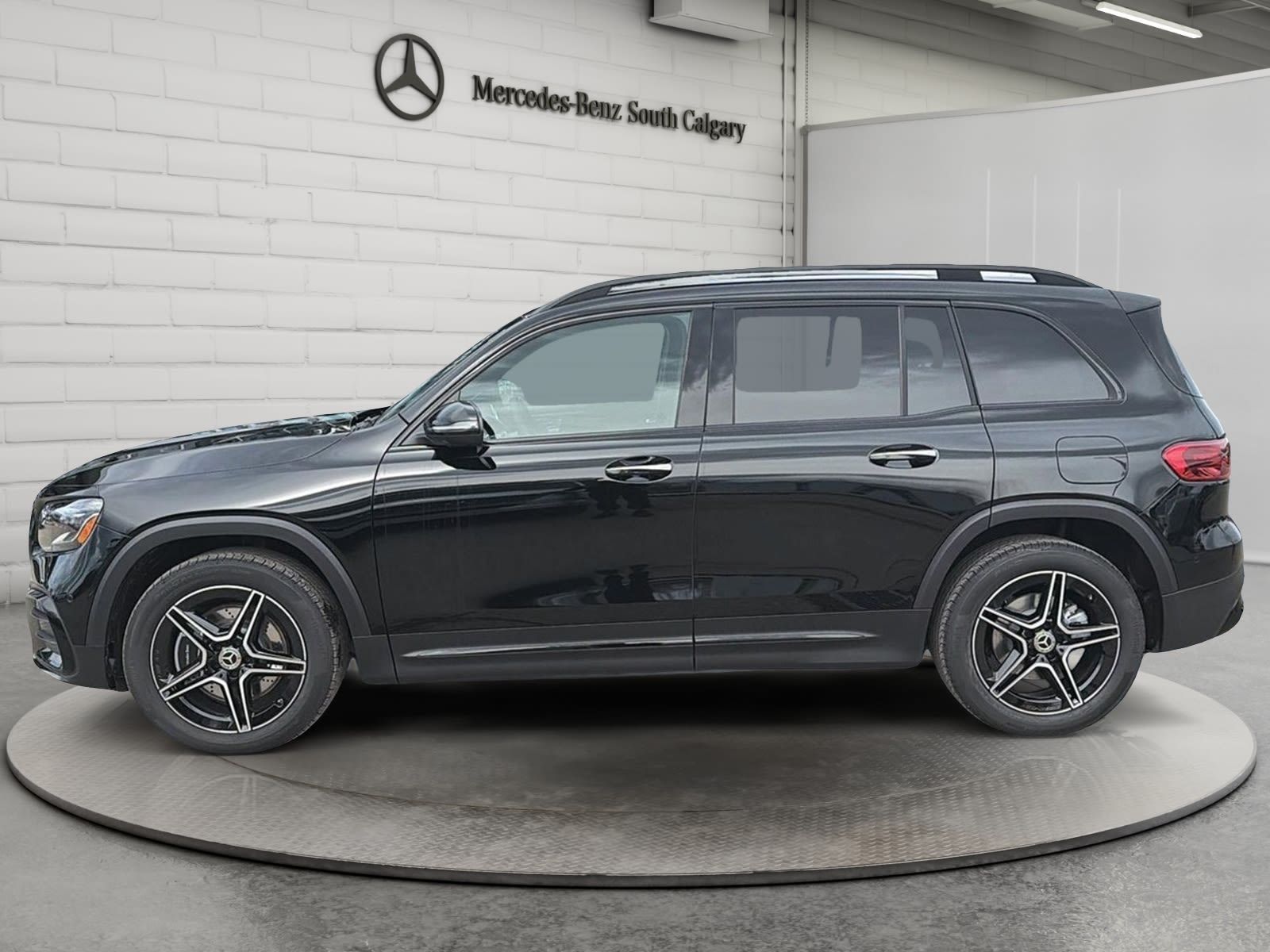 Photo 2026 Mercedes-Benz GLB 250 4MATIC SUV #5