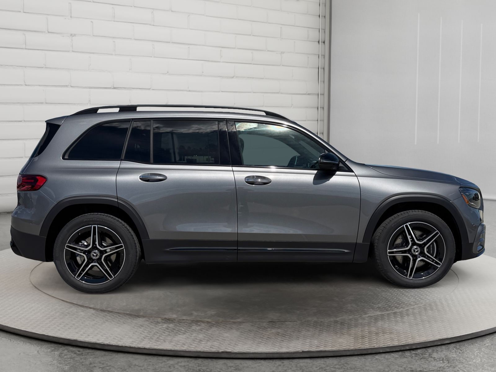 Photo 2026 Mercedes-Benz GLB 250 4MATIC SUV #4