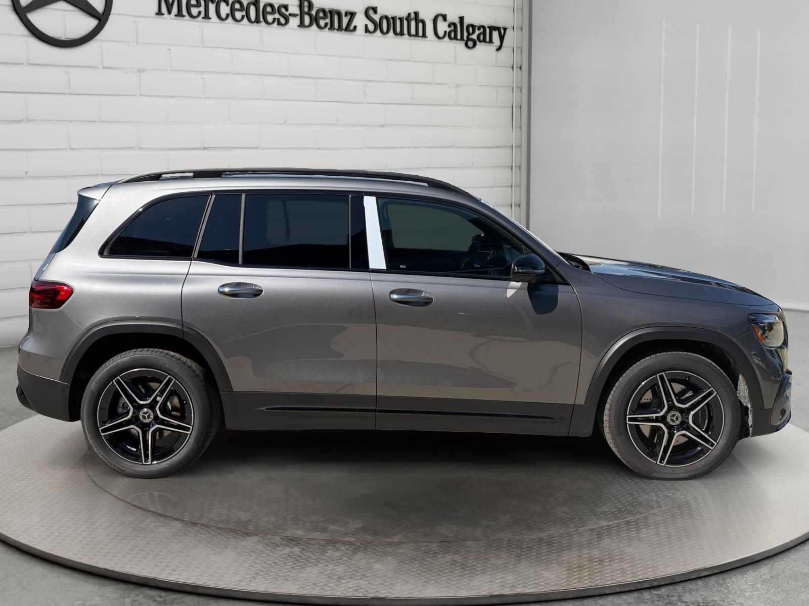 Photo 2026 Mercedes-Benz GLB 250 4MATIC SUV #4