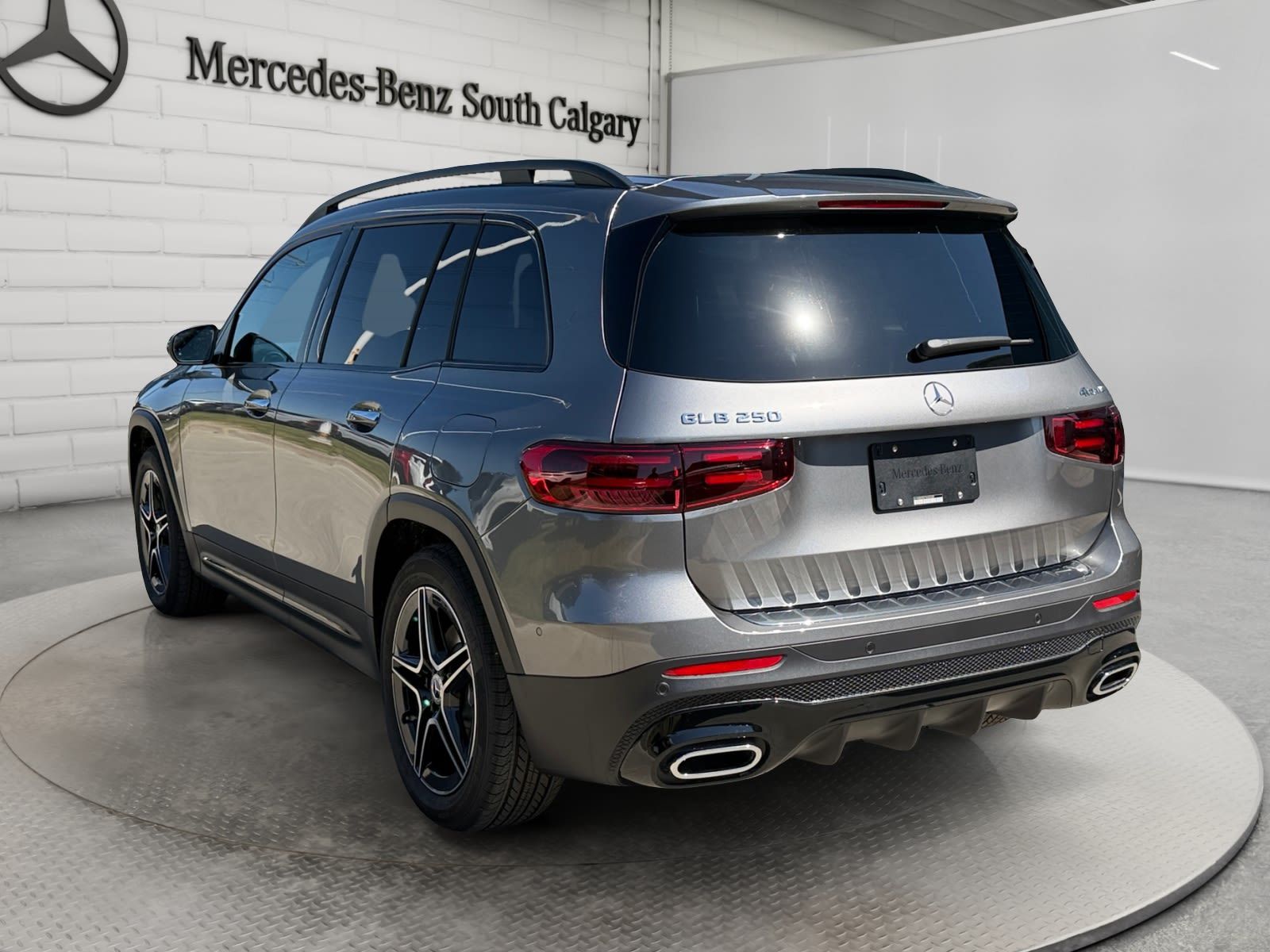 Photo 2026 Mercedes-Benz GLB 250 4MATIC SUV #7
