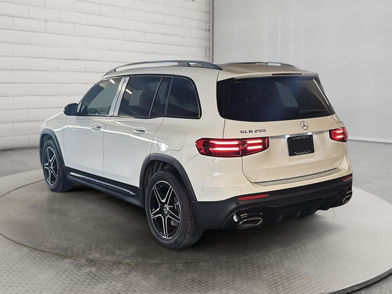 Photo 2026 Mercedes-Benz GLB 250 4MATIC SUV #4