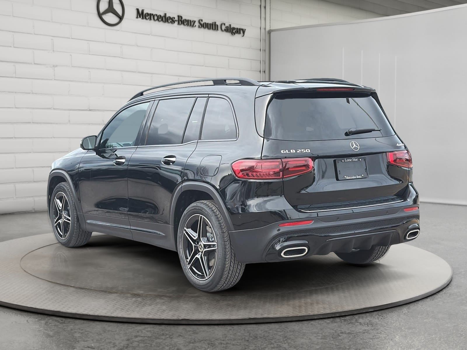 Photo 2026 Mercedes-Benz GLB 250 4MATIC SUV #4