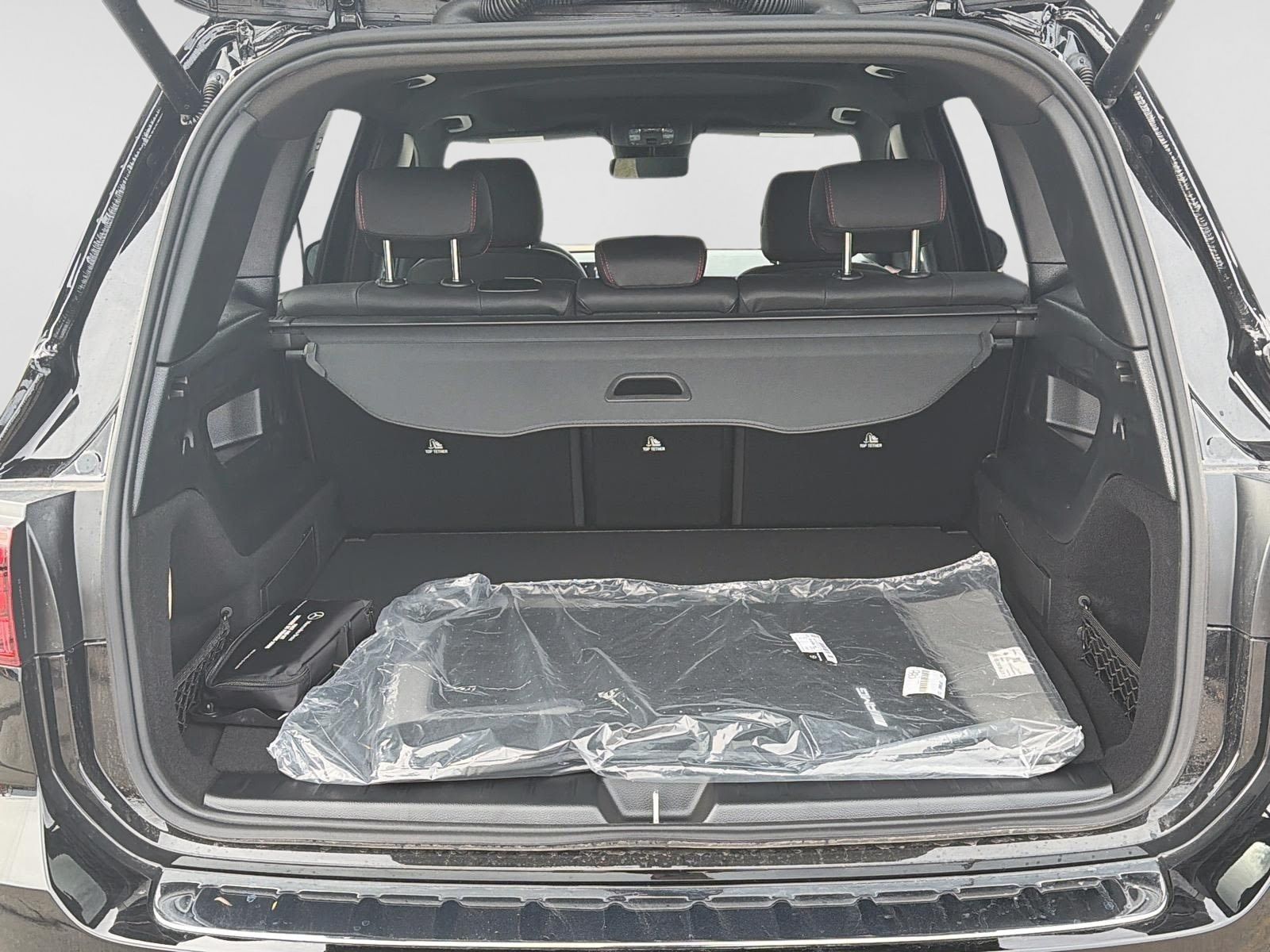 Photo 2026 Mercedes-Benz GLB 250 4MATIC SUV #6