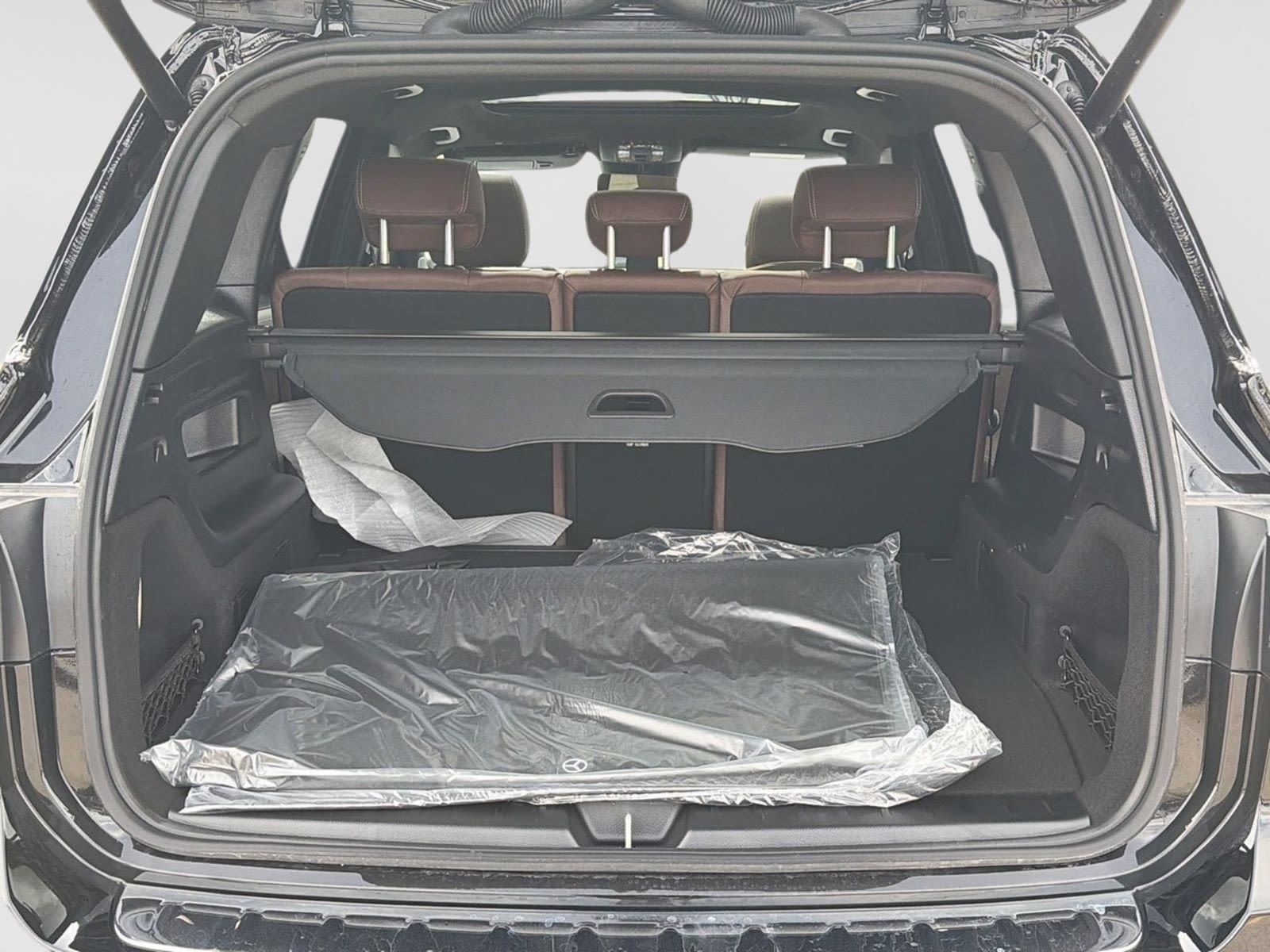 Photo 2026 Mercedes-Benz GLB 250 4MATIC SUV #6