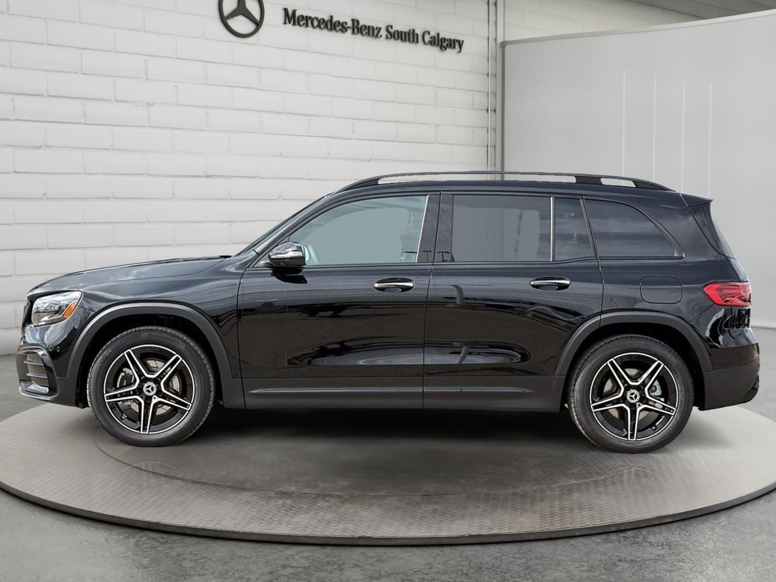 Photo 2026 Mercedes-Benz GLB 250 4MATIC SUV #5