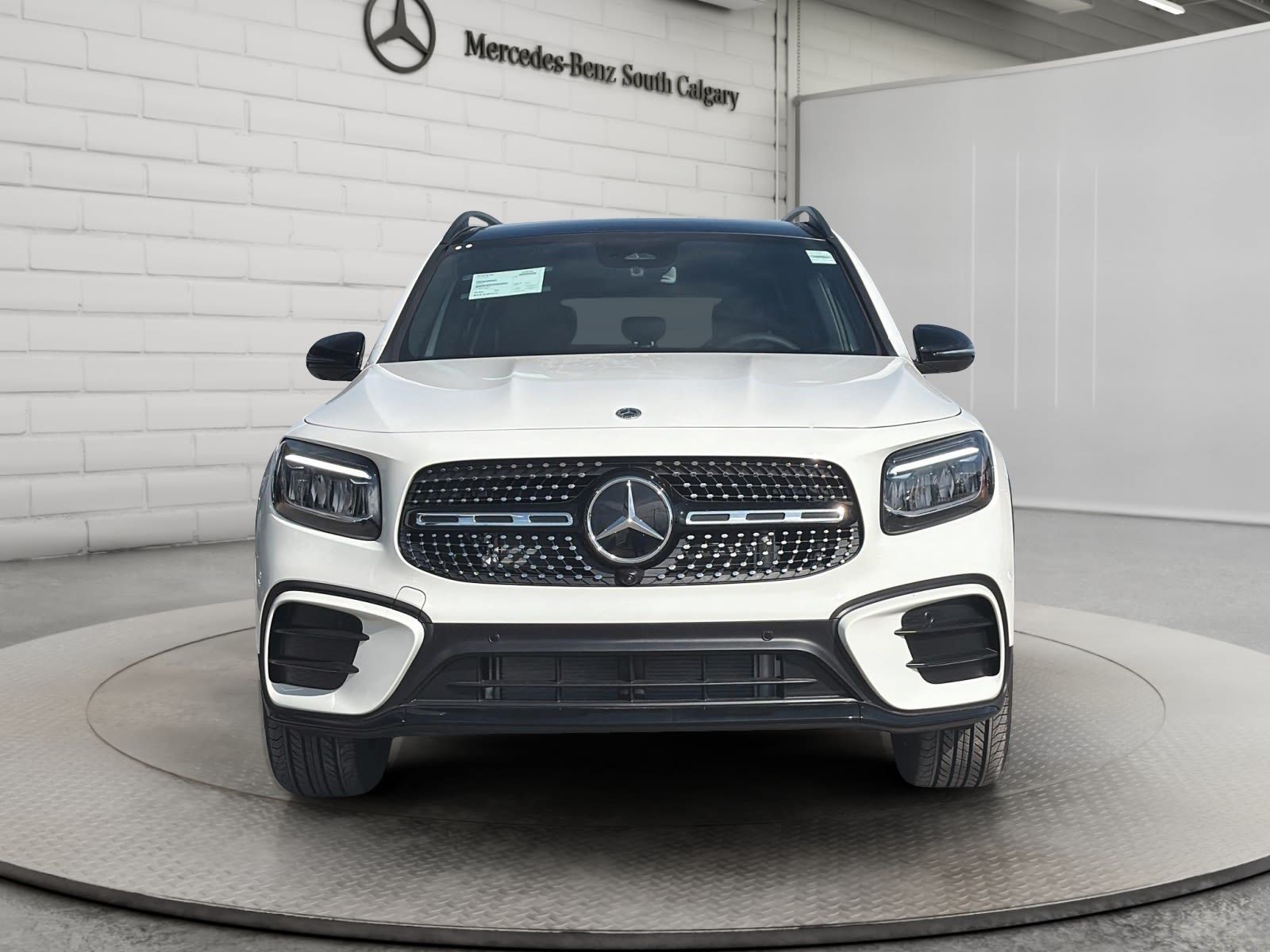 Photo 2026 Mercedes-Benz GLB 250 4MATIC SUV #2