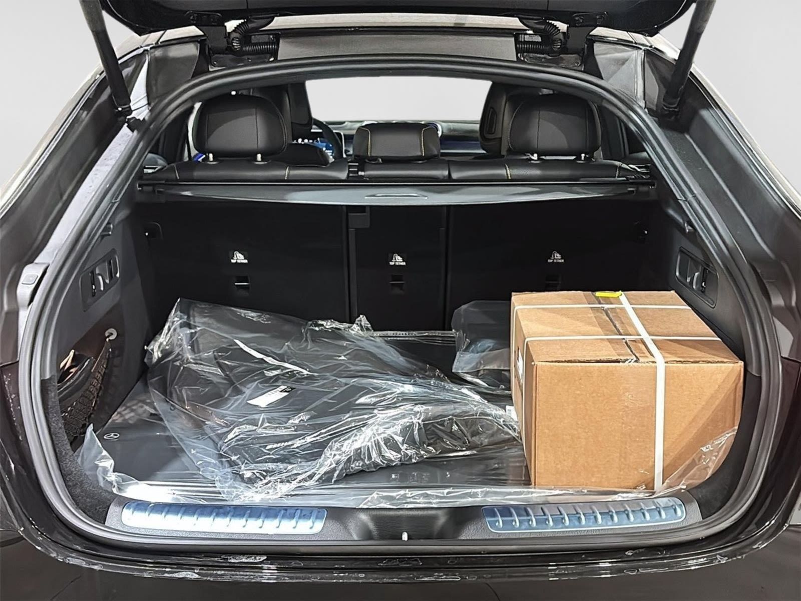 Photo 2026 Mercedes-Benz GLC AMG 63 SE SUV #6