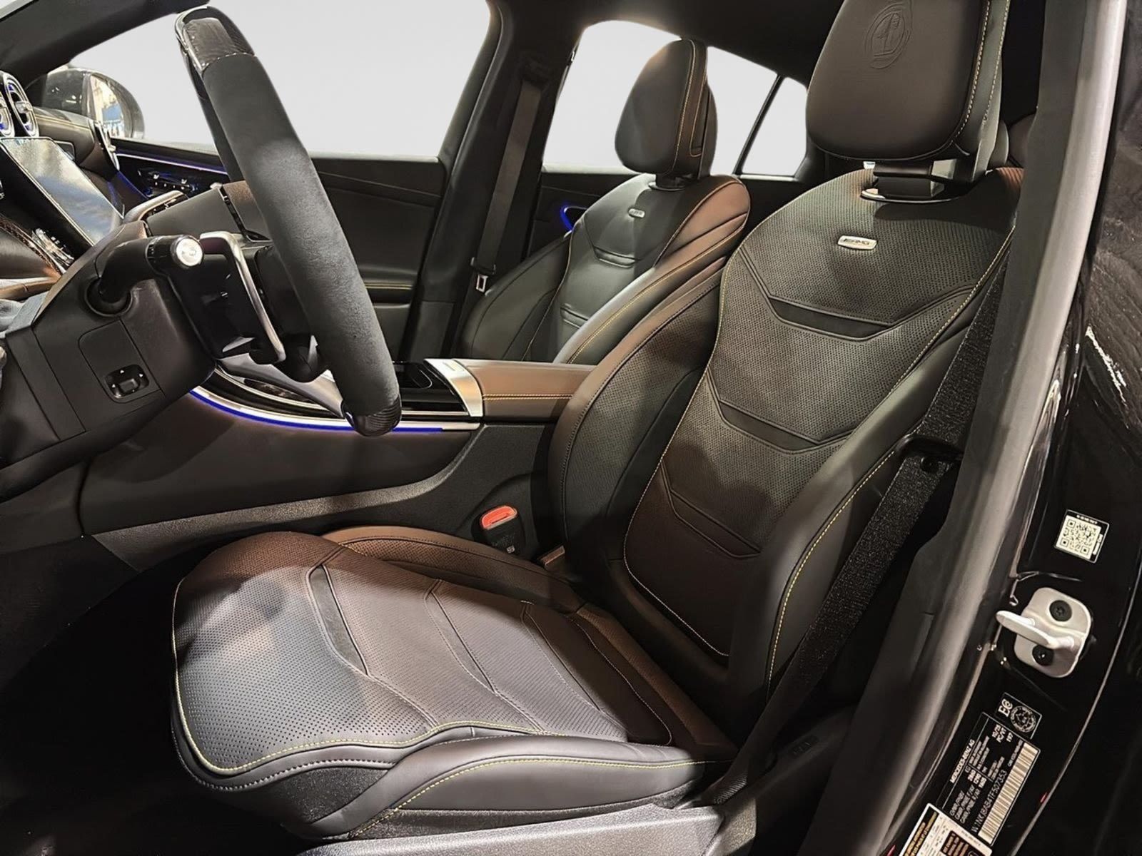 Photo 2026 Mercedes-Benz GLC AMG 63 SE SUV #8