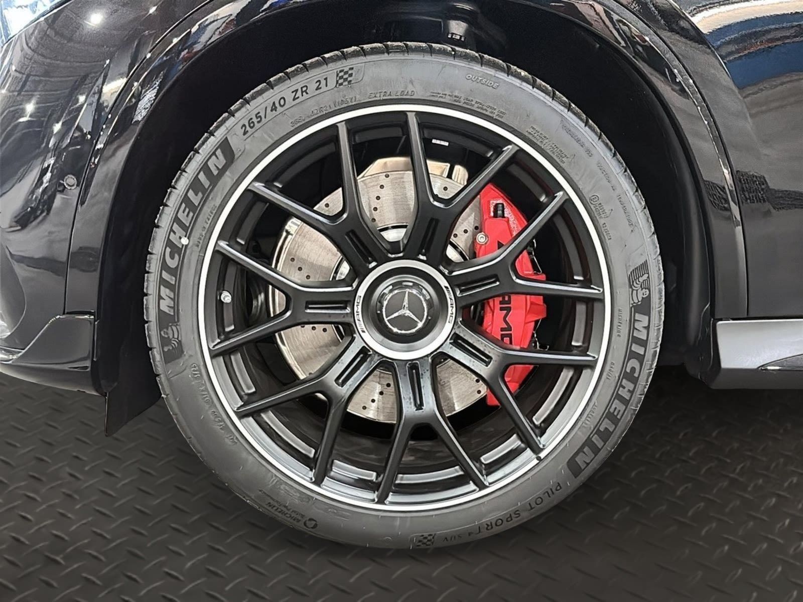 Photo 2026 Mercedes-Benz GLC AMG 63 SE SUV #7