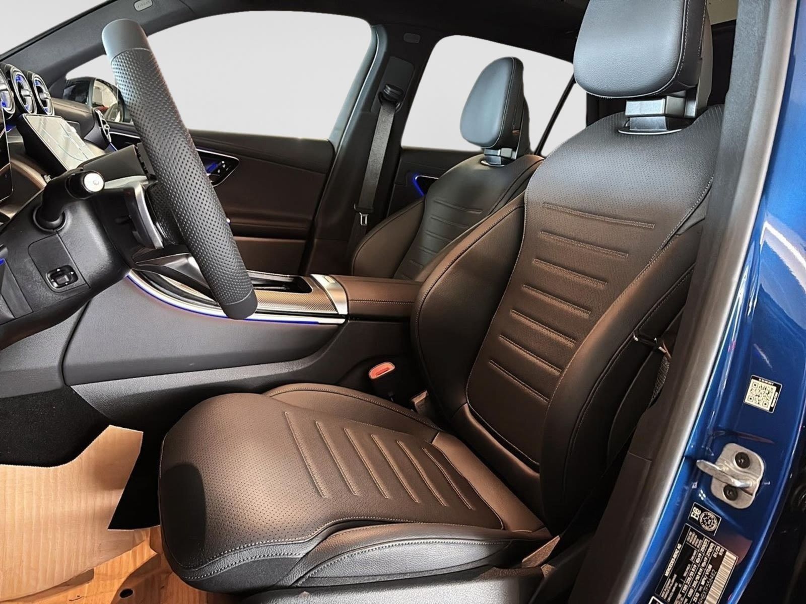 Photo 2026 Mercedes-Benz GLC 300 4MATIC SUV #8