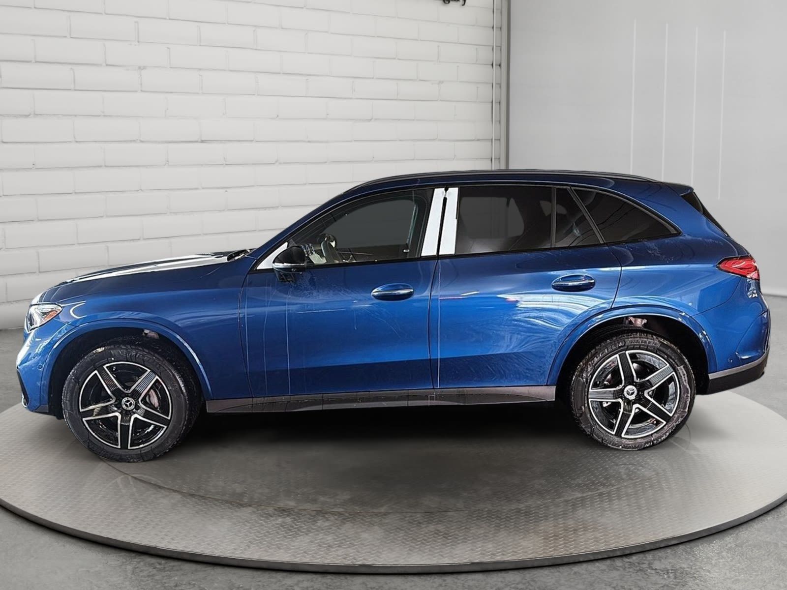 Photo 2026 Mercedes-Benz GLC 300 4MATIC SUV #5