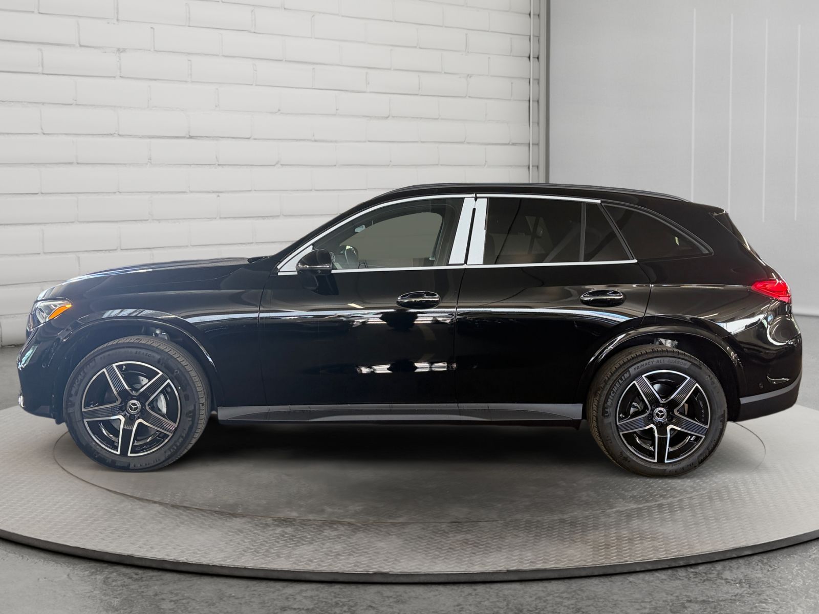 Photo 2026 Mercedes-Benz GLC 300 4MATIC SUV #8