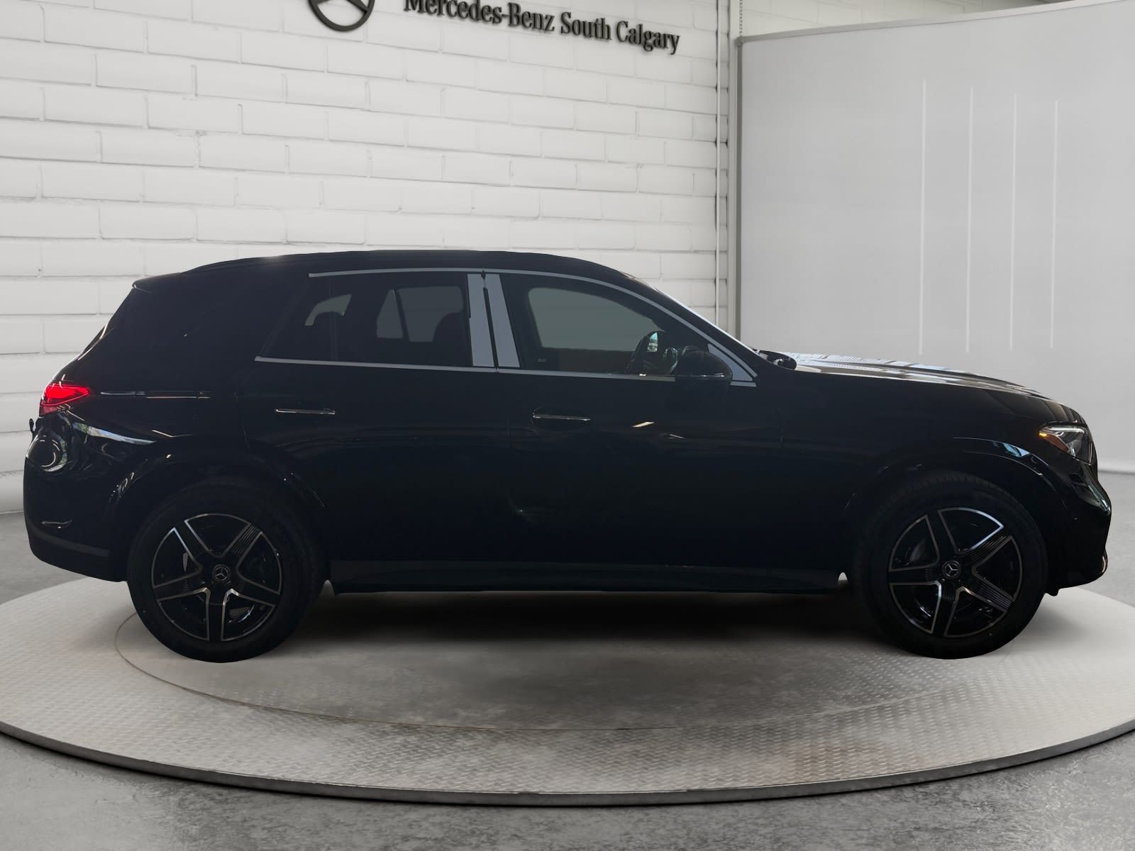 Photo 2026 Mercedes-Benz GLC 300 4MATIC SUV #4