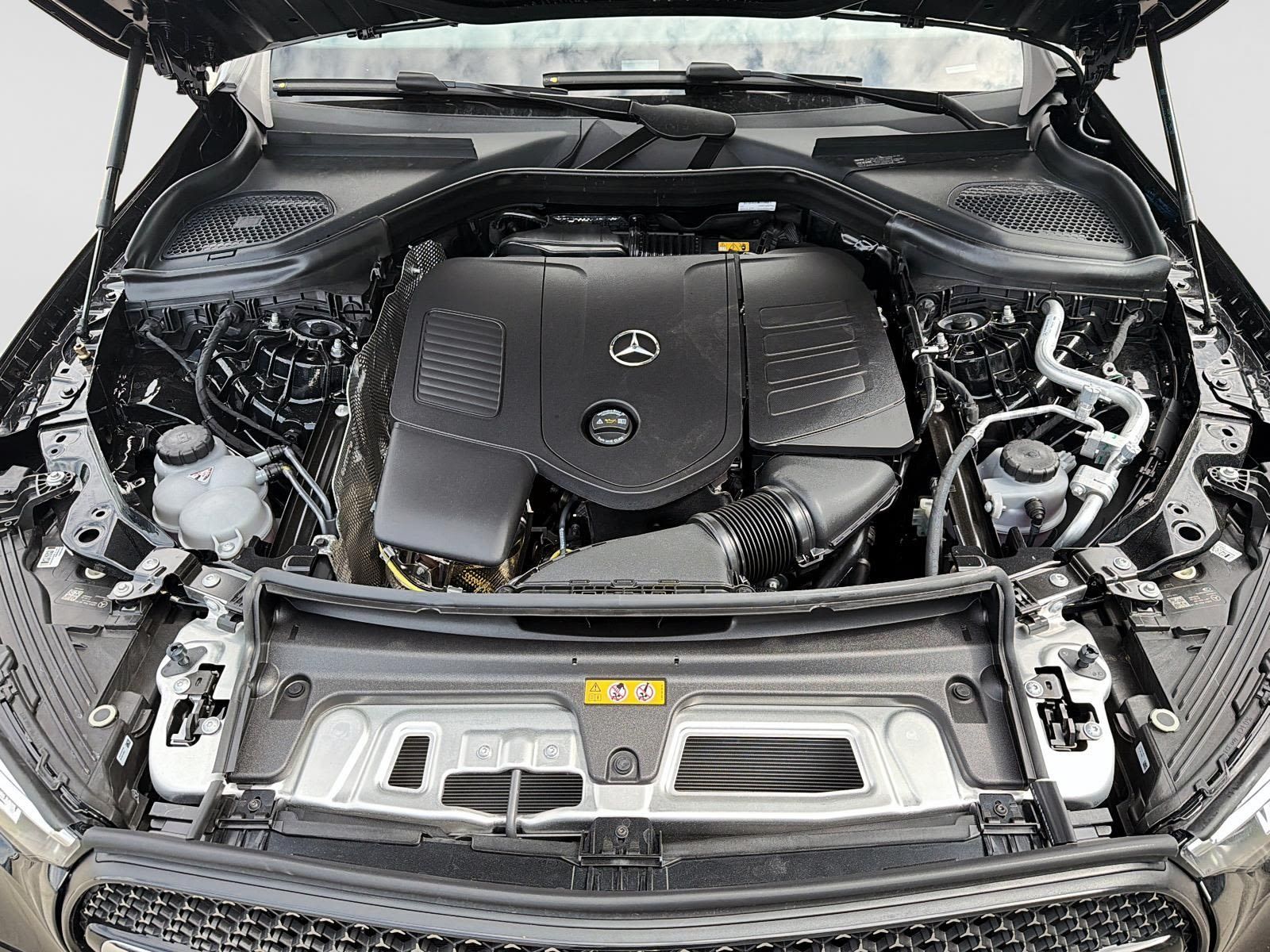 Photo 2026 Mercedes-Benz GLC 300 4MATIC SUV #8