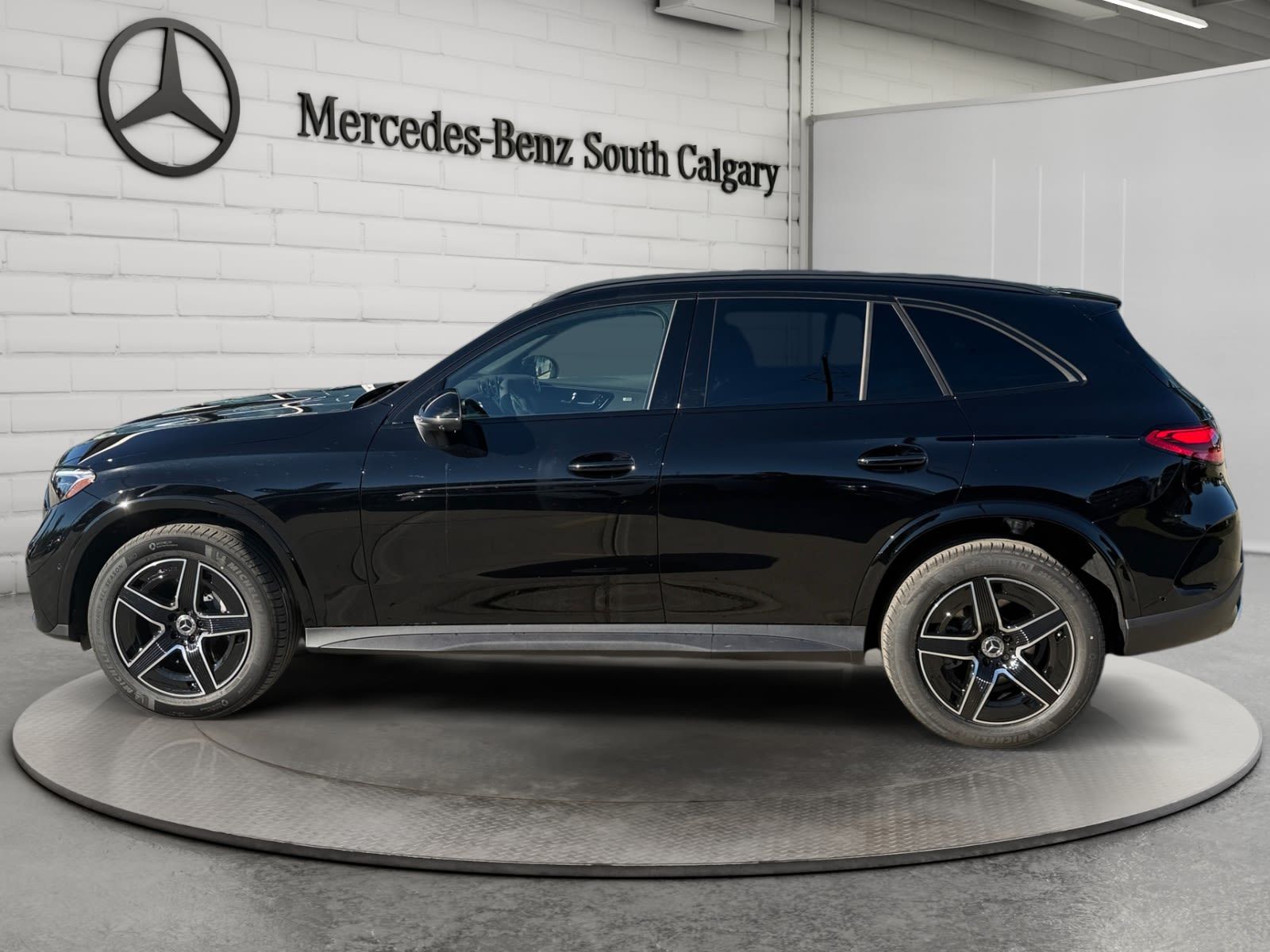 Photo 2027 Mercedes-Benz GLC 300 4MATIC SUV #8