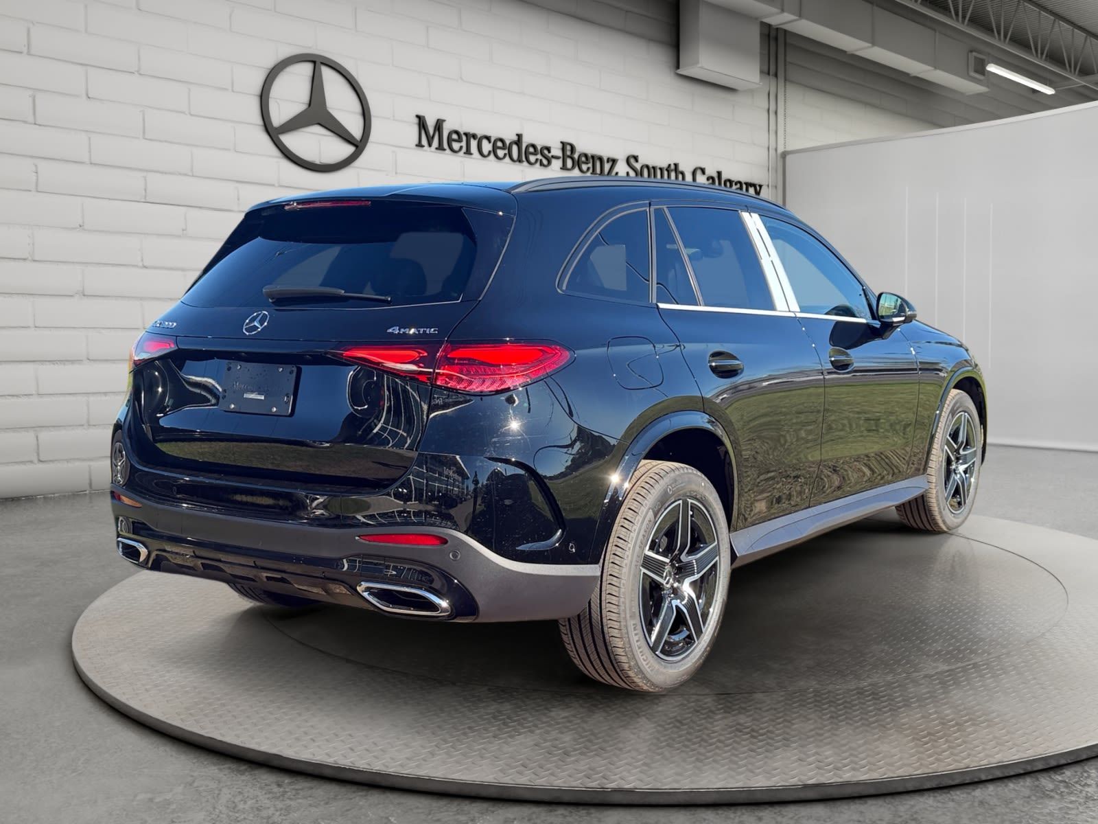 Photo 2027 Mercedes-Benz GLC 300 4MATIC SUV #5