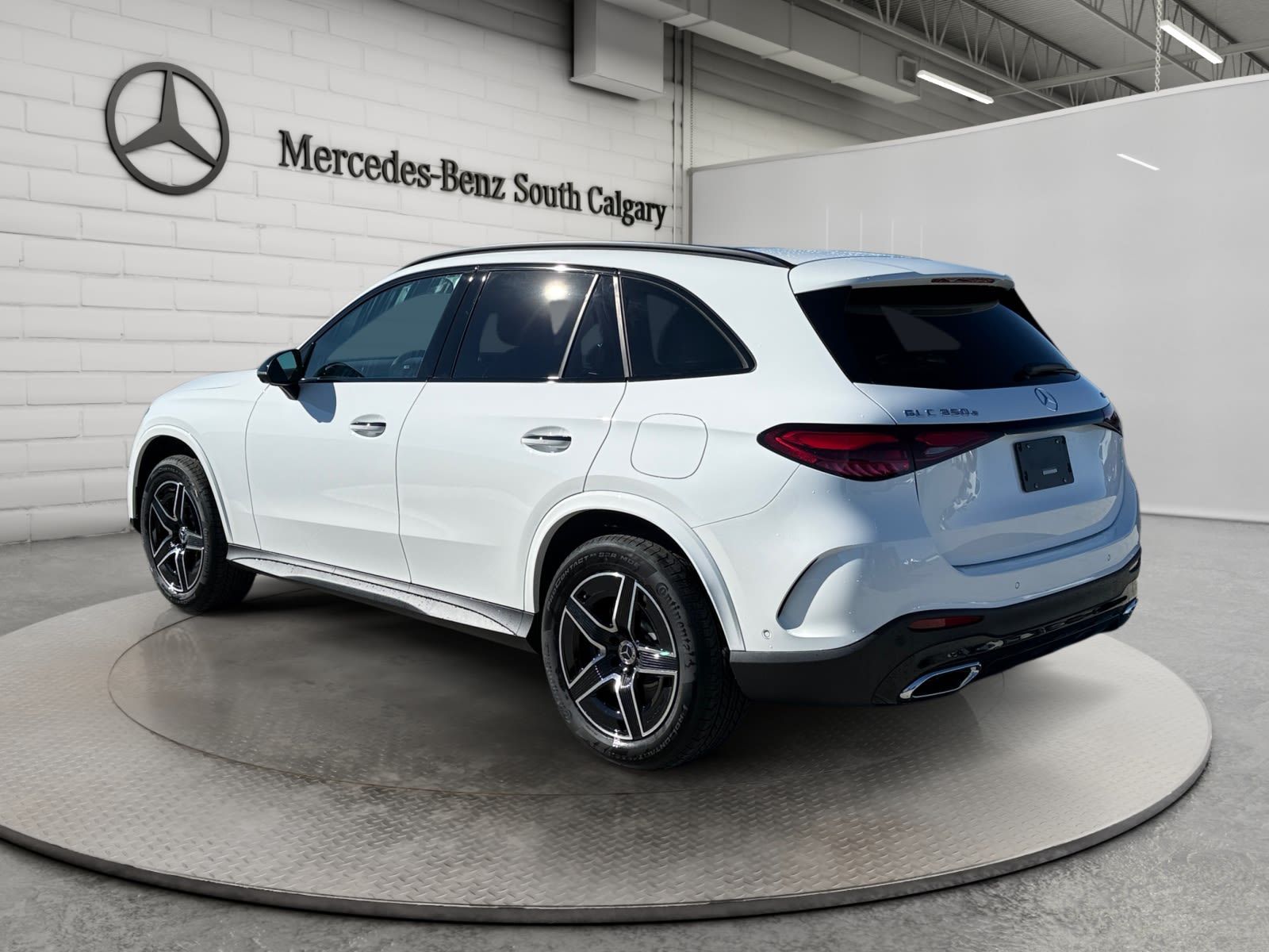 Photo 2027 Mercedes-Benz GLC 350e 4MATIC SUV #7