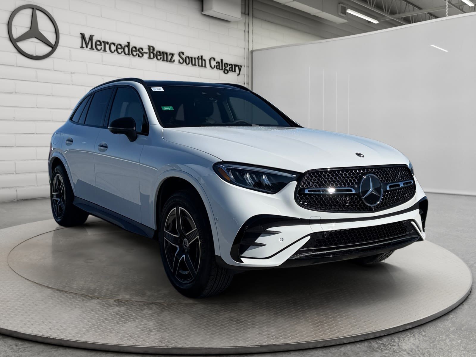 Photo 2027 Mercedes-Benz GLC 350e 4MATIC SUV #3