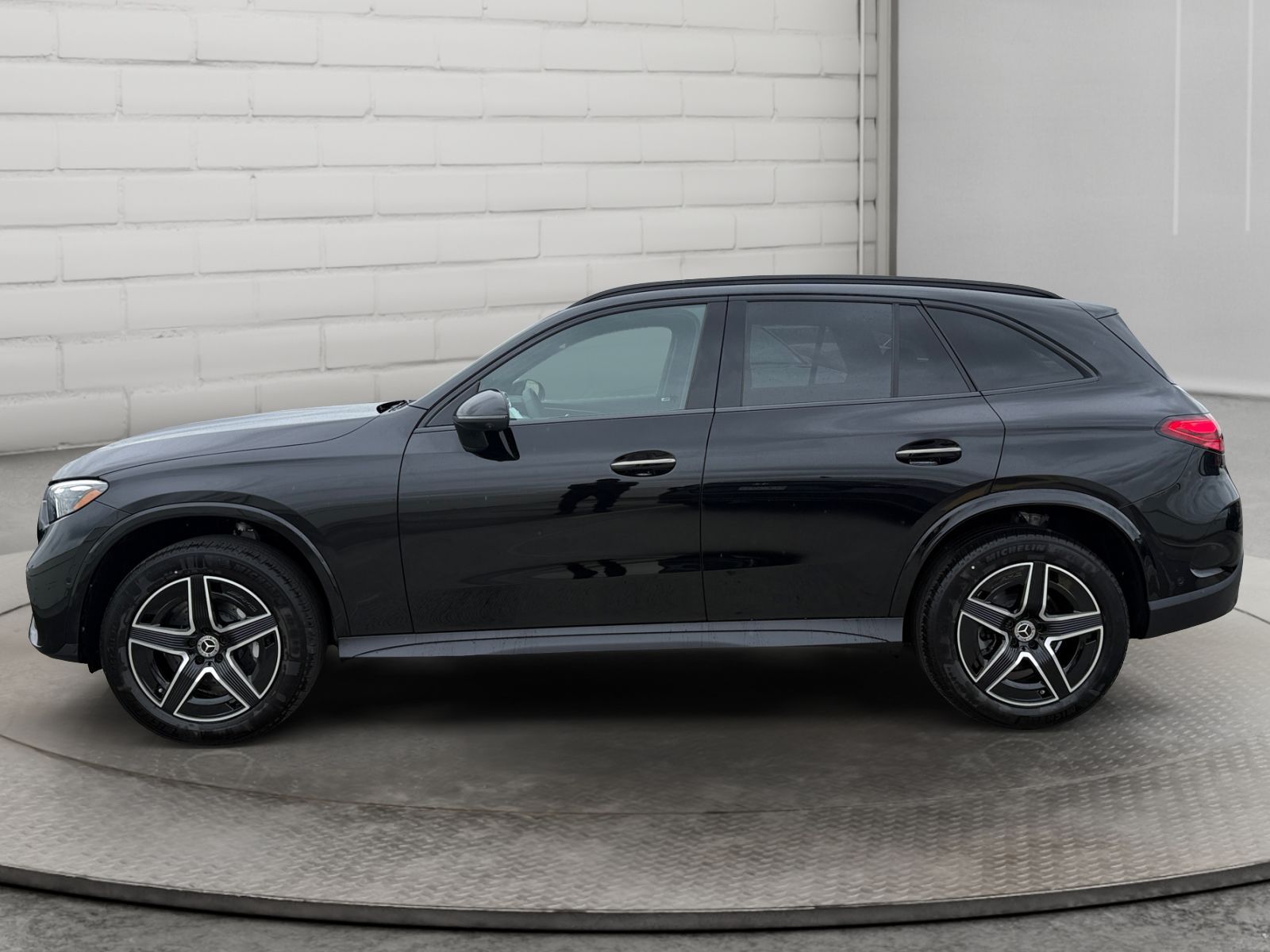 Photo 2027 Mercedes-Benz GLC 300 4MATIC SUV #8
