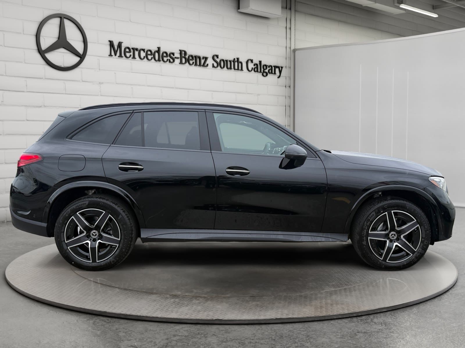 Photo 2027 Mercedes-Benz GLC 300 4MATIC SUV #4