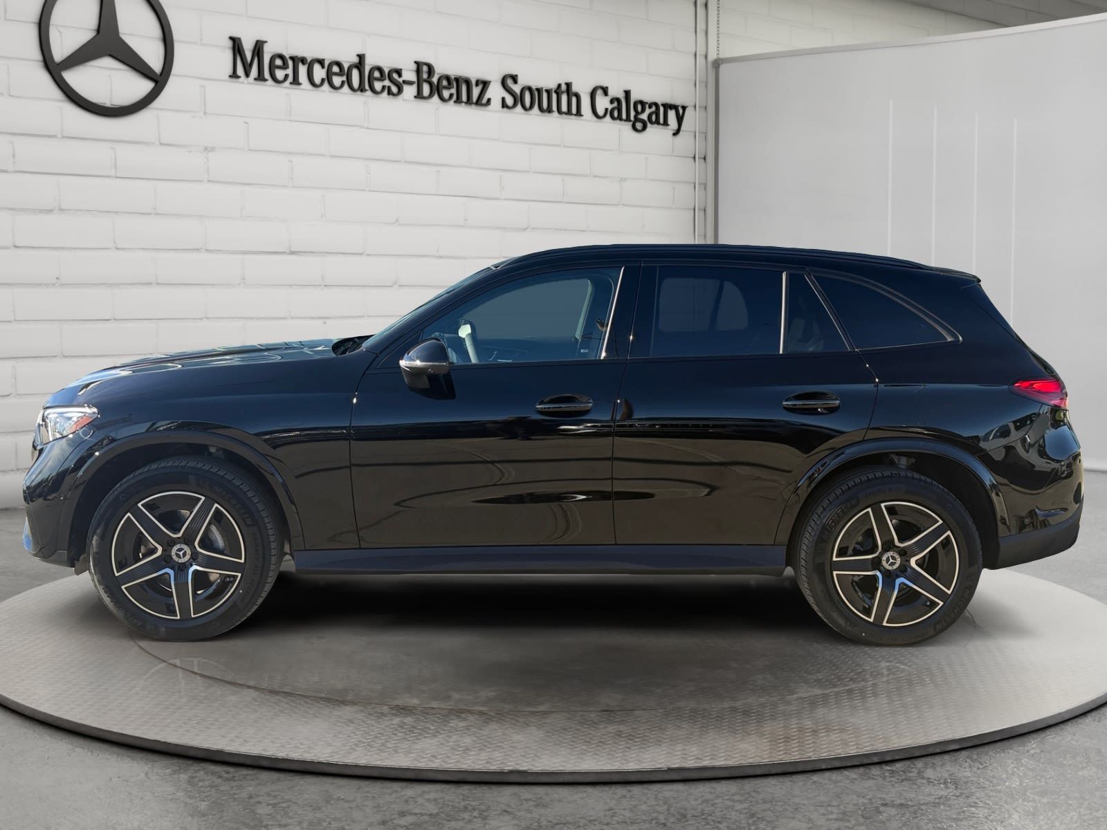 Photo 2027 Mercedes-Benz GLC 300 4MATIC SUV #8