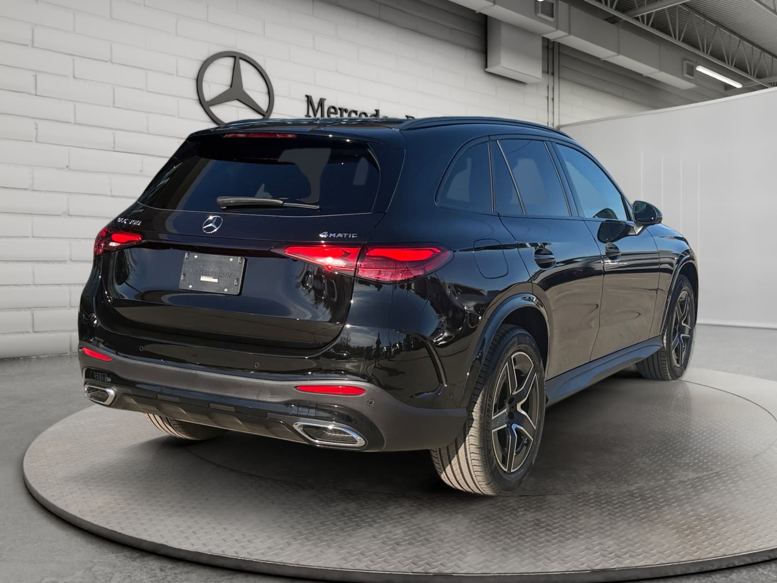 Photo 2027 Mercedes-Benz GLC 300 4MATIC SUV #5