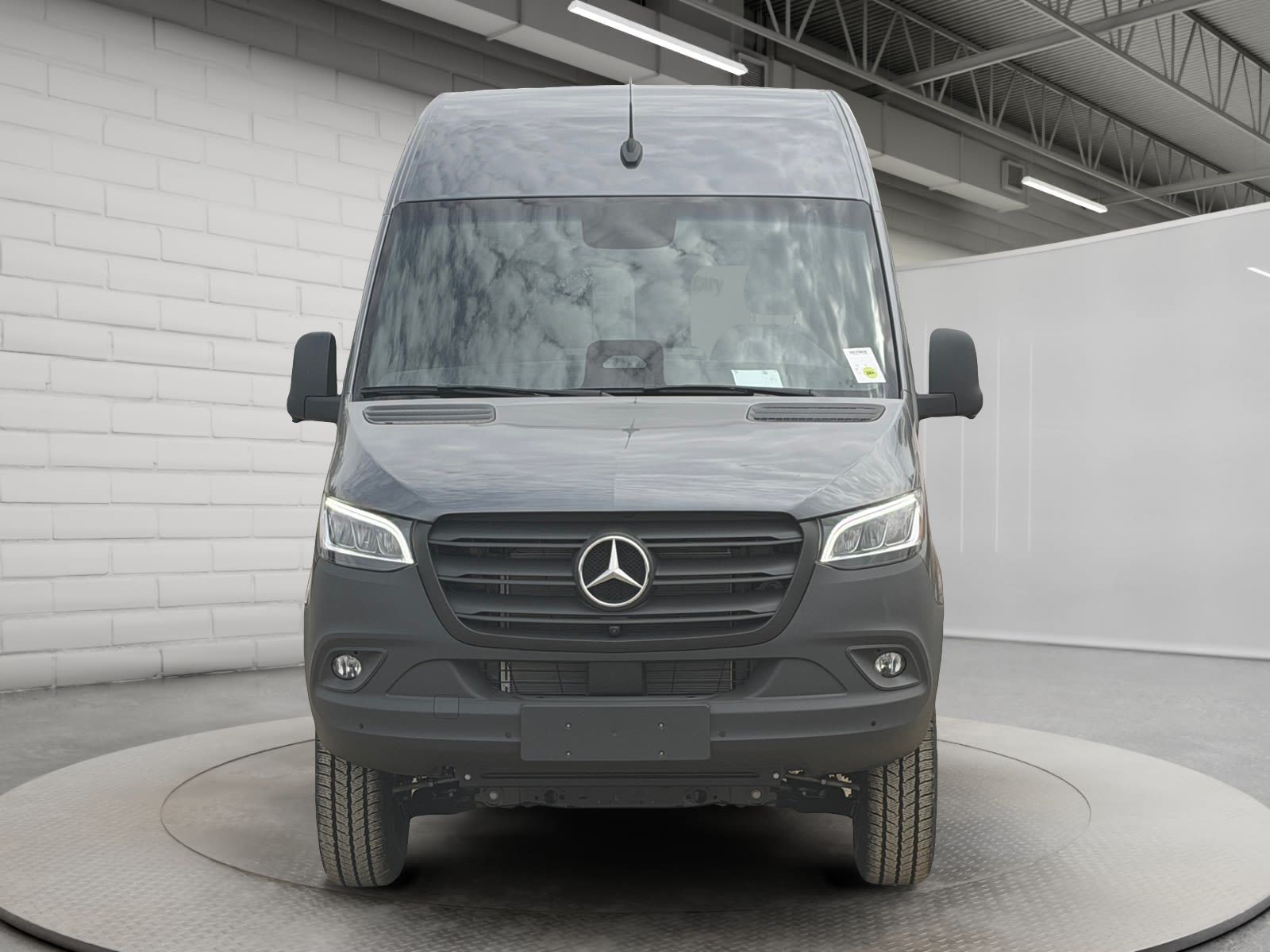 Photo 2026 Mercedes-Benz Sprinter 2500 144 Wheelbase Standard Roof AWD #2