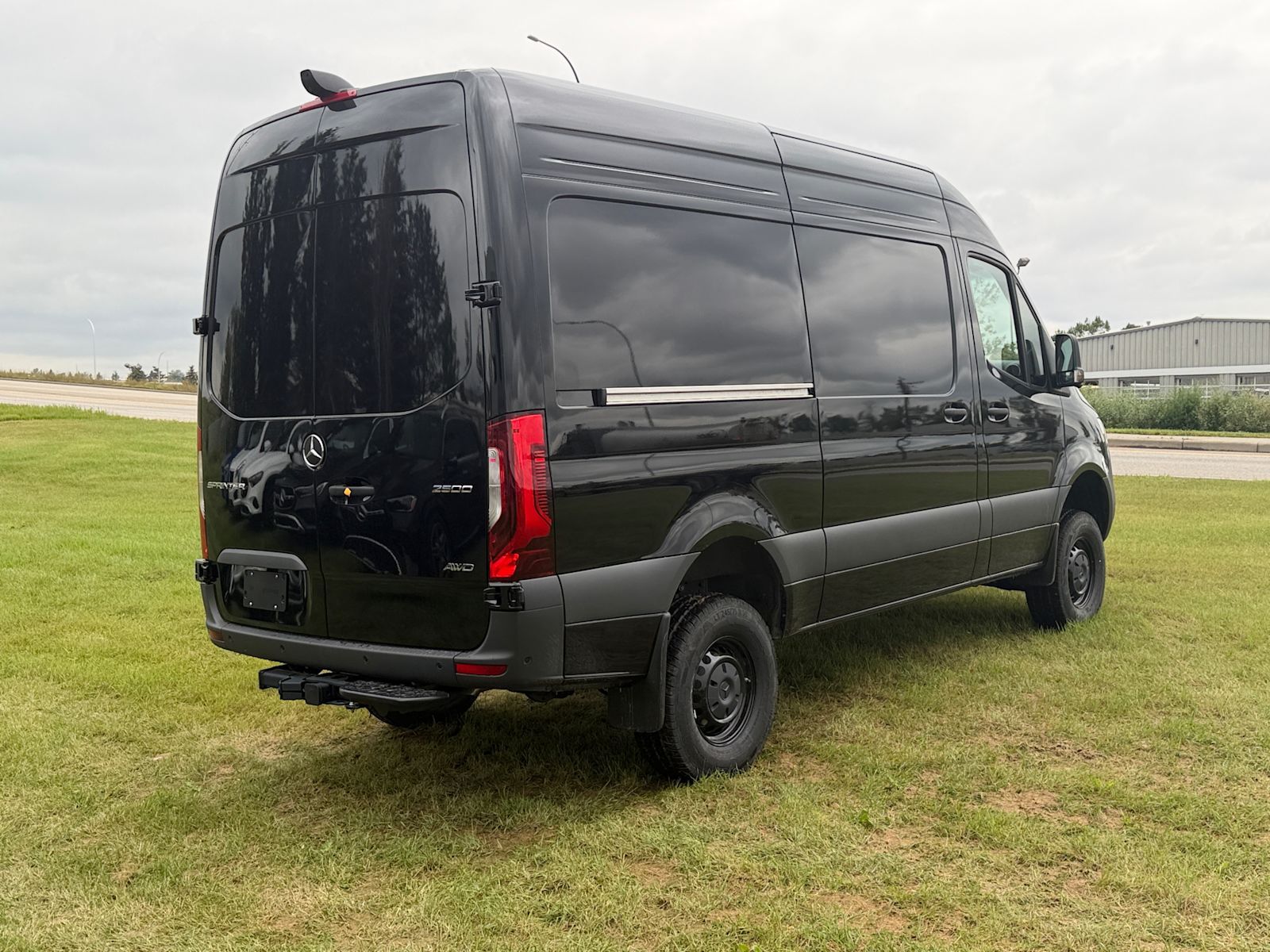 Photo 2026 Mercedes-Benz Sprinter 2500 144 Wheelbase Standard Roof AWD #5