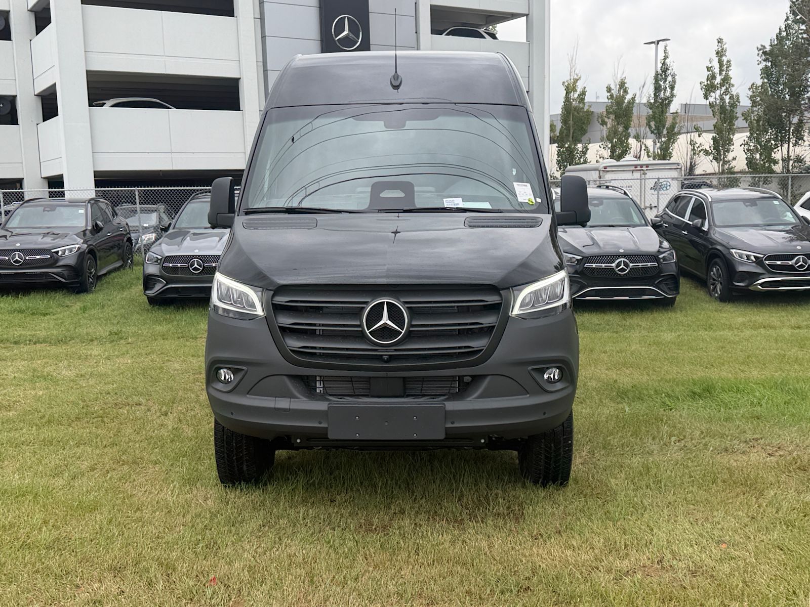 Photo 2026 Mercedes-Benz Sprinter 2500 144 Wheelbase Standard Roof AWD #2