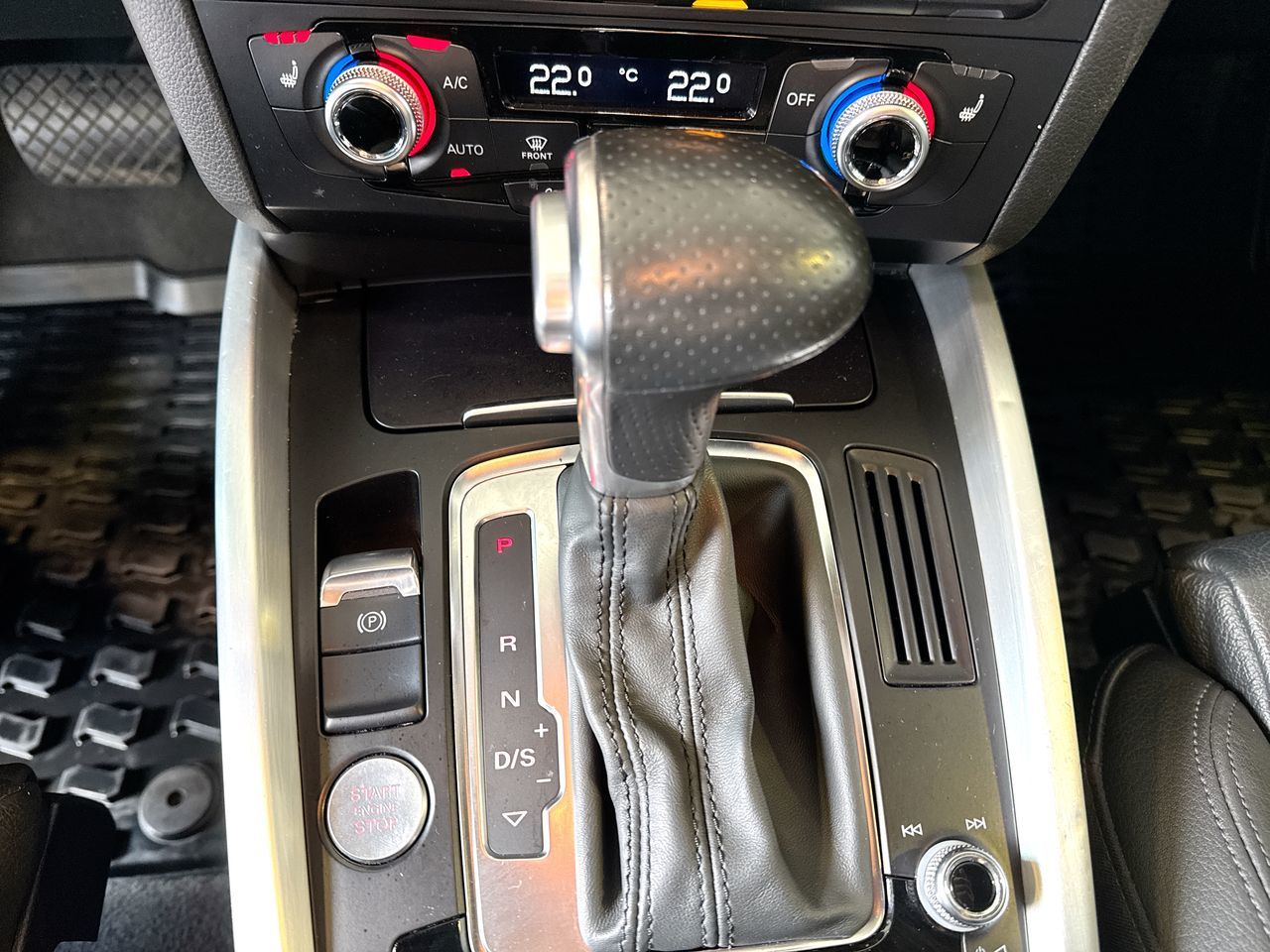 Audi Q5  2016 à Vancouver, Colombie-Britannique