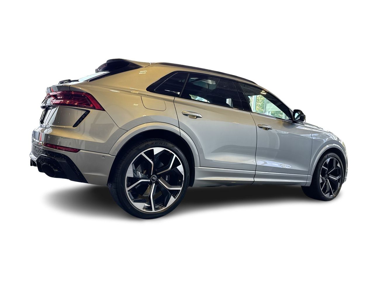 2023  RS Q8
