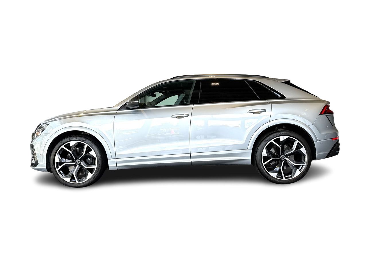 2023  RS Q8