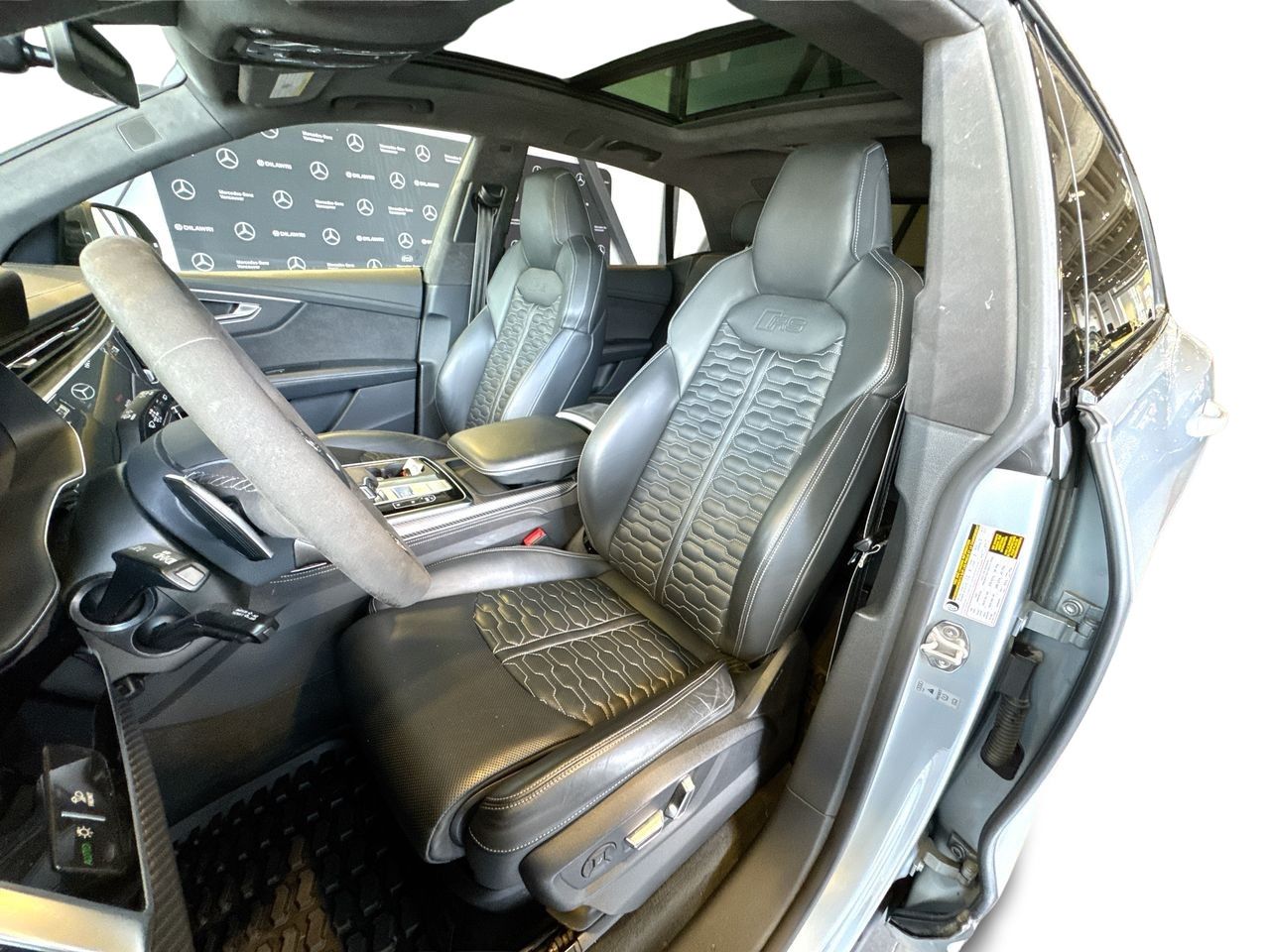 2023  RS Q8