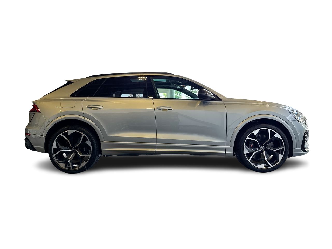2023  RS Q8