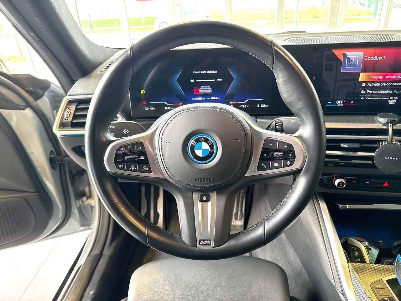 BMW i4  2022 à Vancouver, Colombie-Britannique