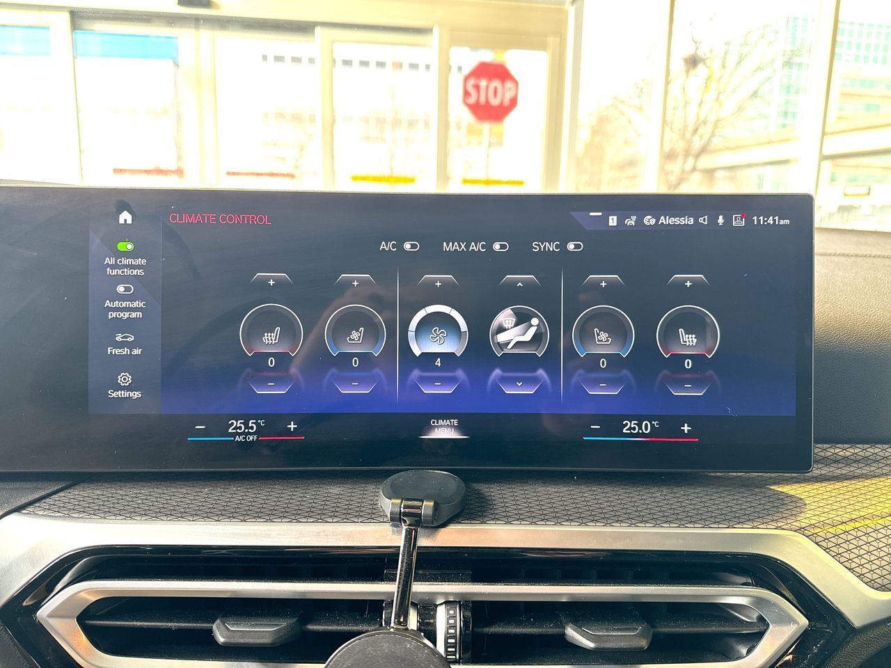 BMW i4  2022 à Vancouver, Colombie-Britannique