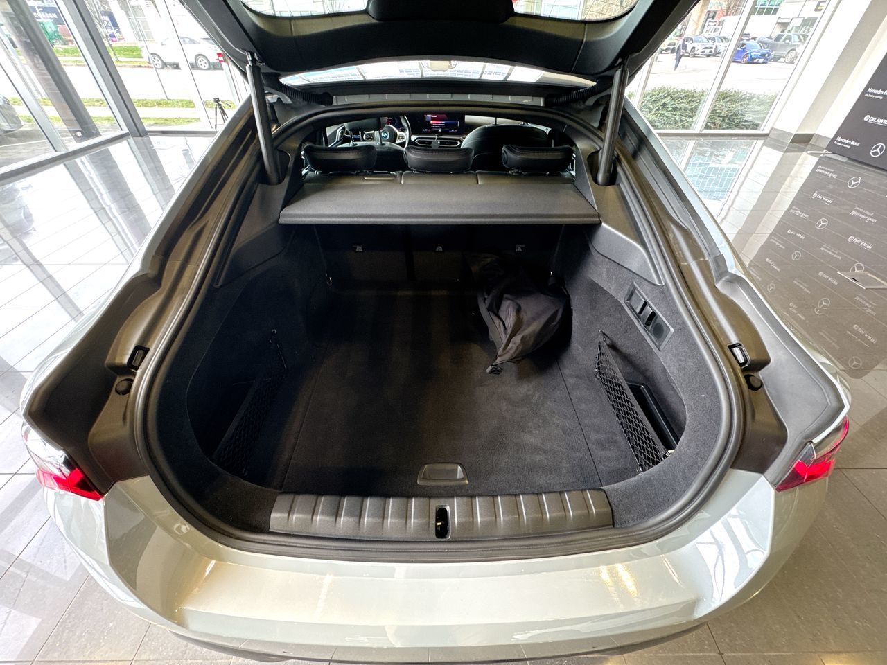 BMW i4  2022 à Vancouver, Colombie-Britannique