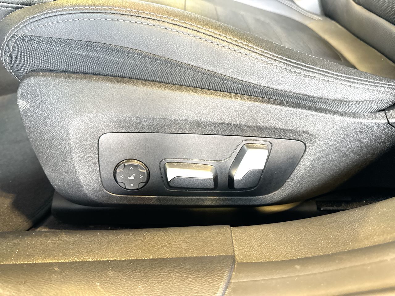 BMW i4  2022 à Vancouver, Colombie-Britannique