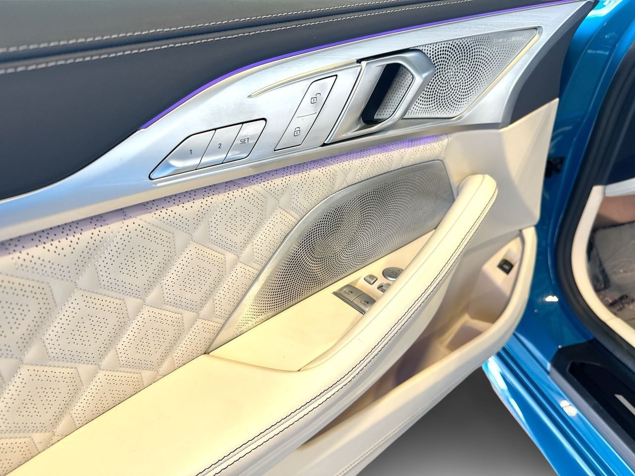 2025 BMW M8