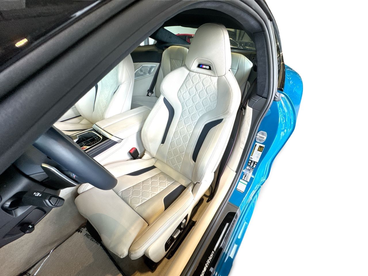 2025 BMW M8