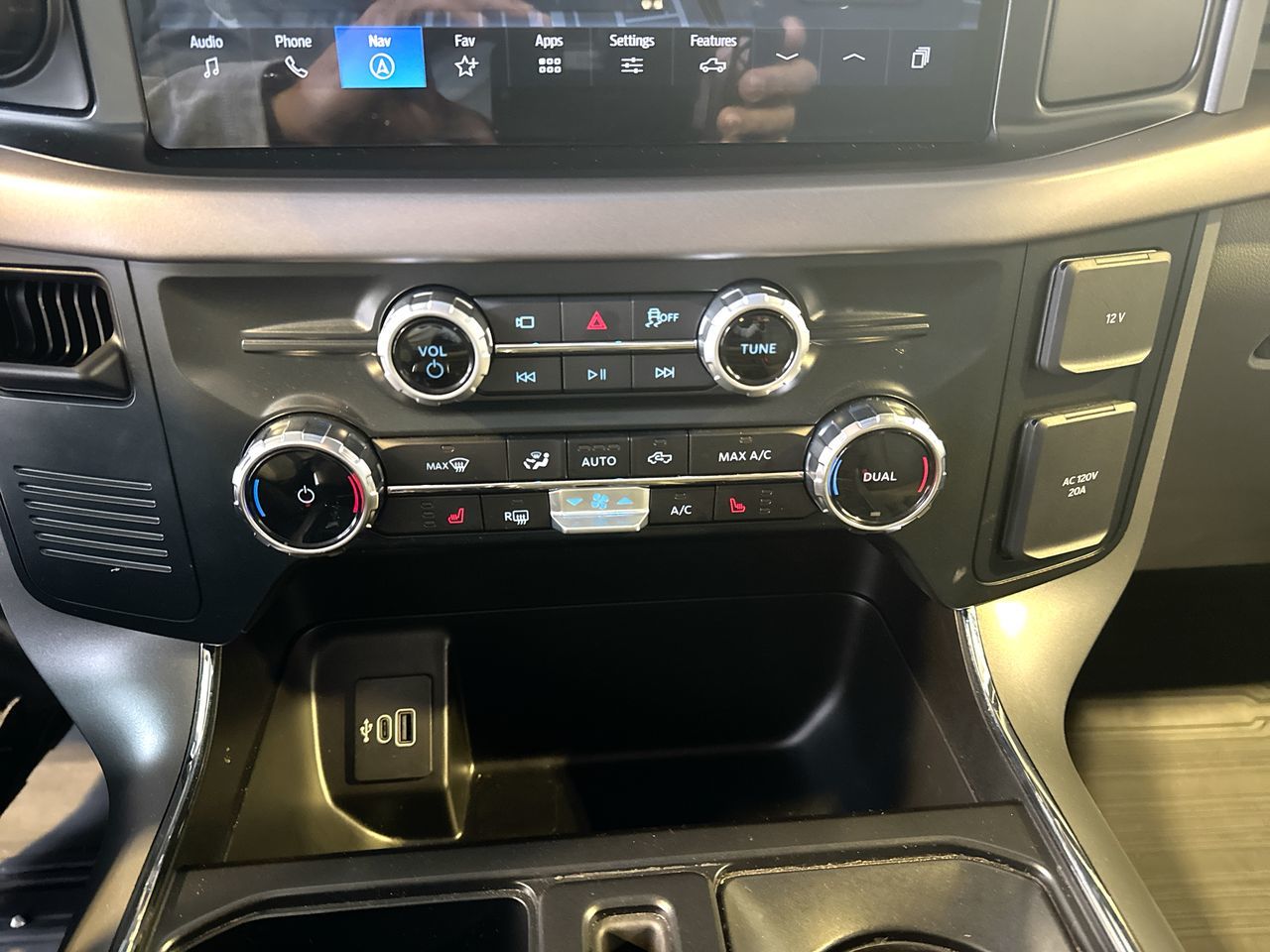 2025 Ford F-150 Lightning