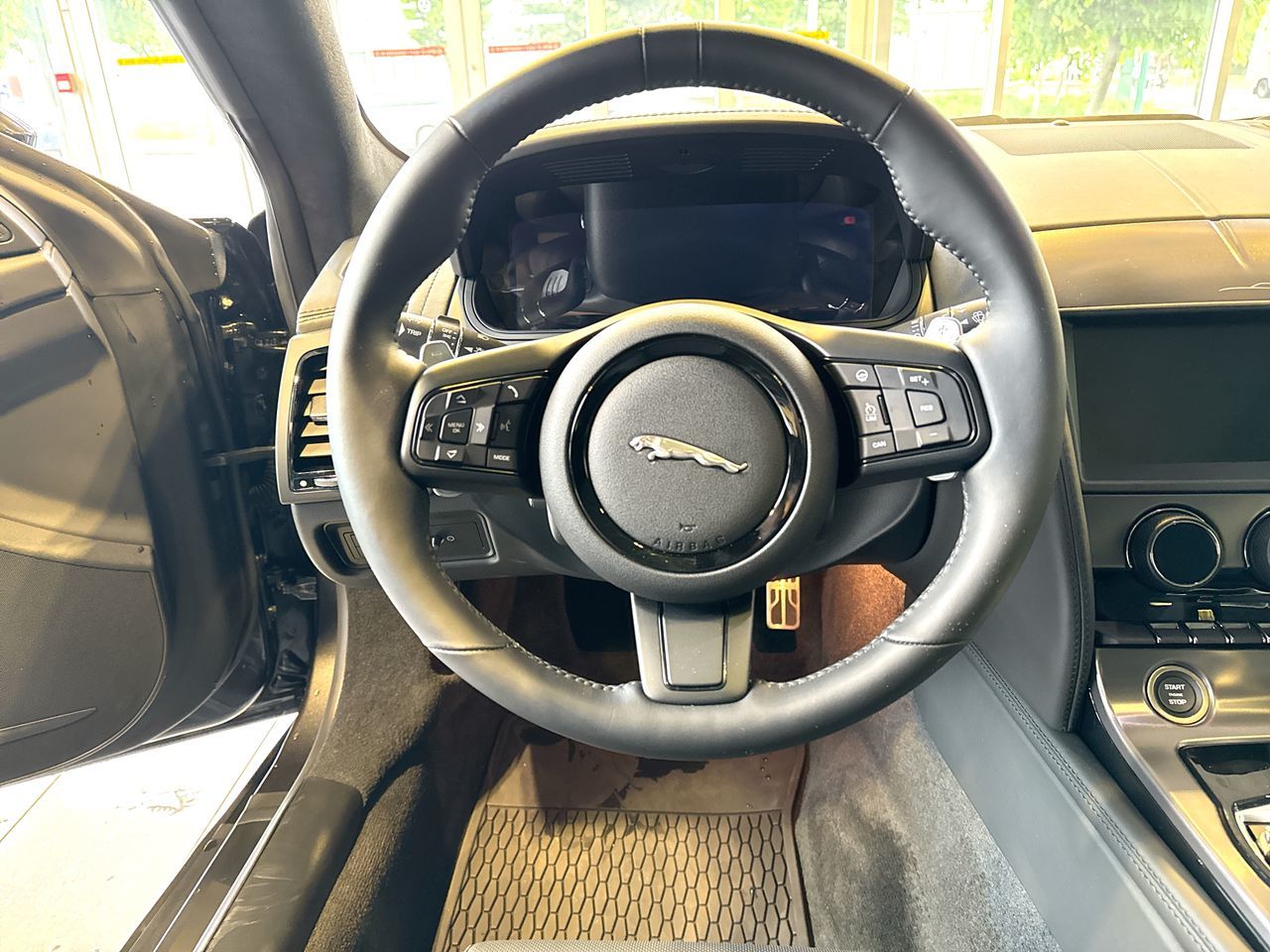 Jaguar F-Type  2024 à Vancouver, Colombie-Britannique