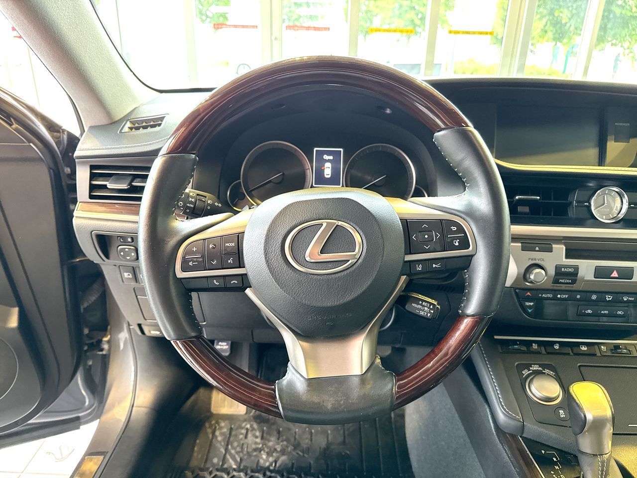 Lexus ES350  2017 à Vancouver, Colombie-Britannique