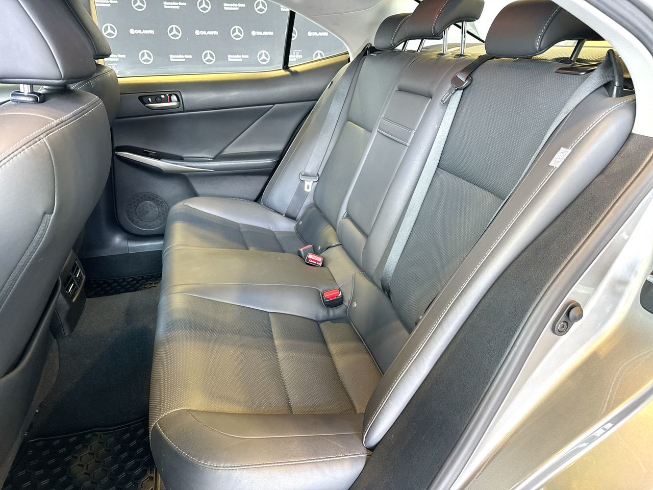 Lexus IS 300 AWD  2019 à Vancouver, Colombie-Britannique