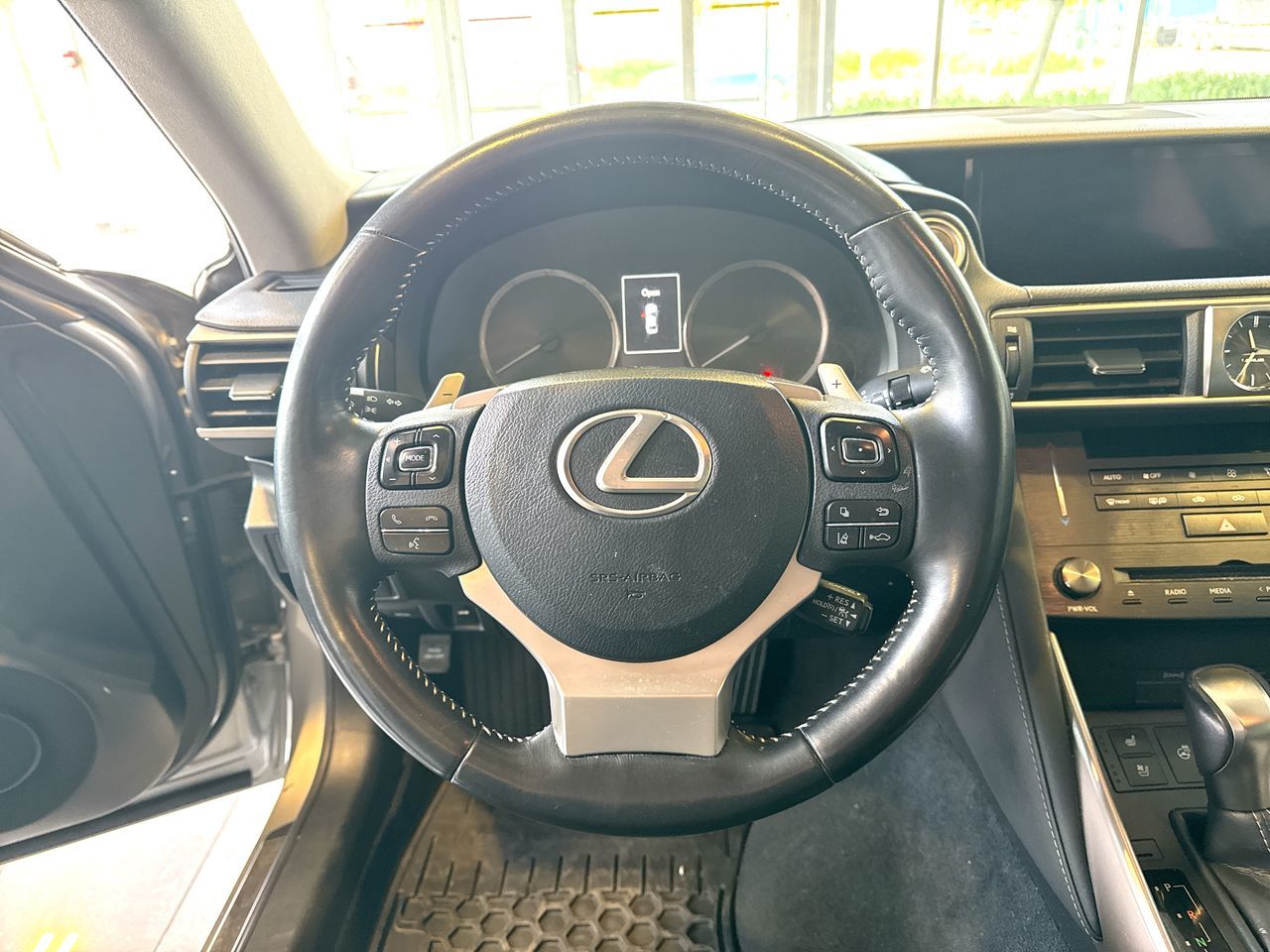 Lexus IS 300 AWD  2019 à Vancouver, Colombie-Britannique