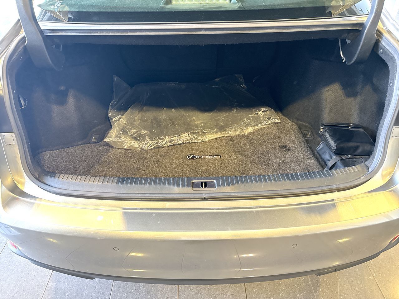 Lexus IS 300 AWD  2019 à Vancouver, Colombie-Britannique